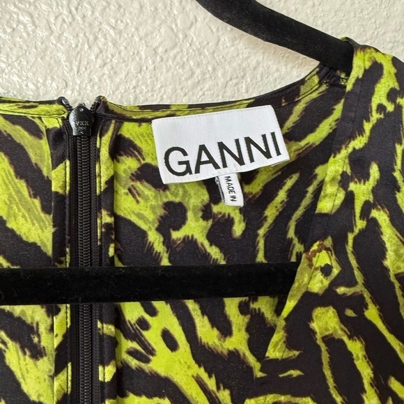 Ganni Tiger Print Silk Blend Blouse Size US 6 - Picture 5 of 7